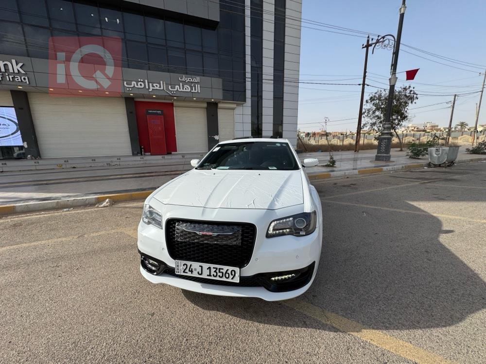 کرایسلەر 300